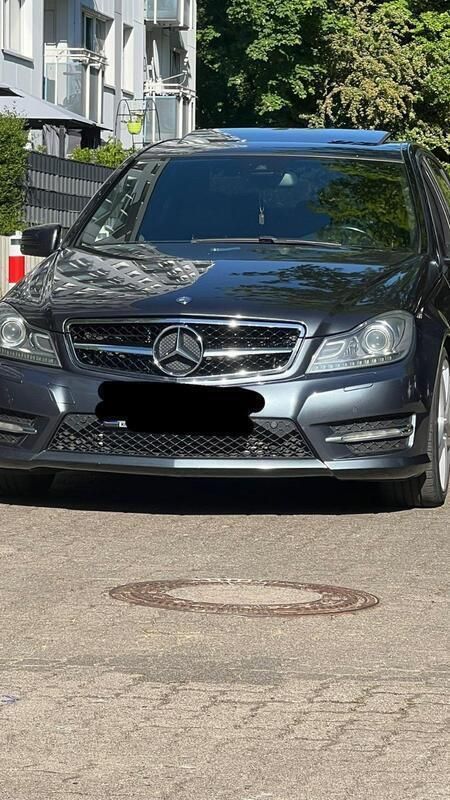 Grau Gebraucht 2013 Mercedes C250 AMG Limousine | 13.900 € (Etwas zu teuer) - Bild 1/4
