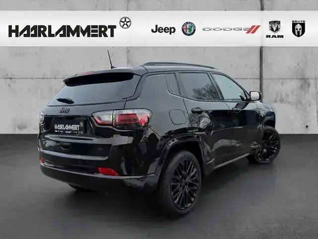 Gebraucht Jeep Compass 131 PS (96 kW) 2023 Schwarz SUV
