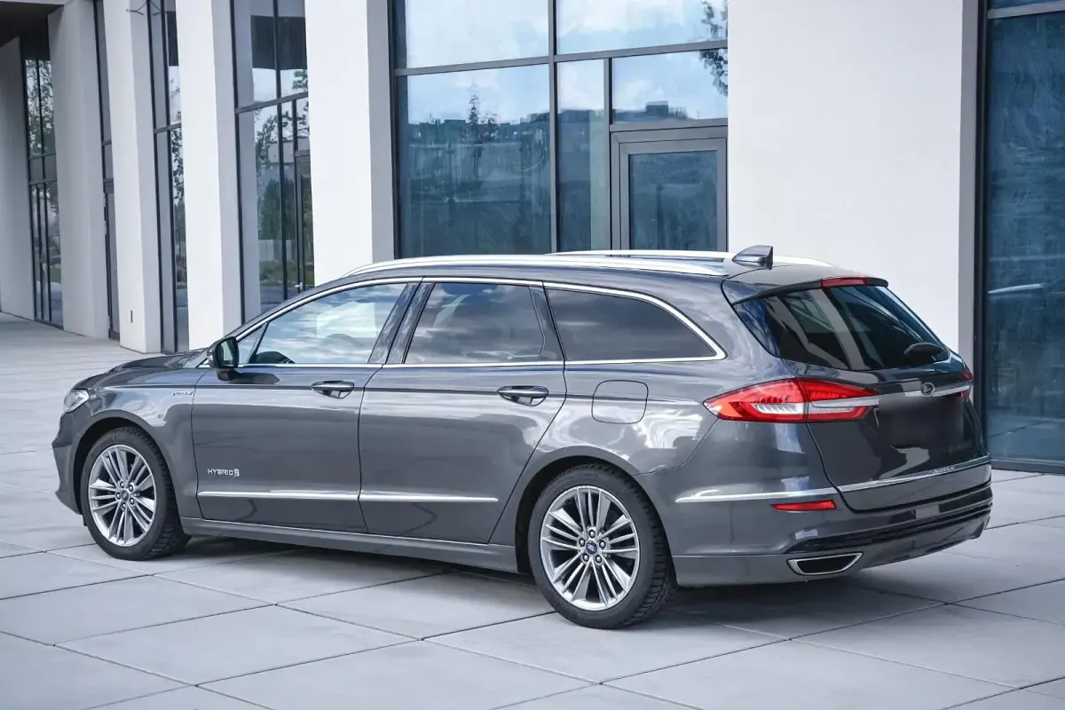 Gebraucht Ford Mondeo Vignale 187 PS (137 kW) 2020 Grau Kombi