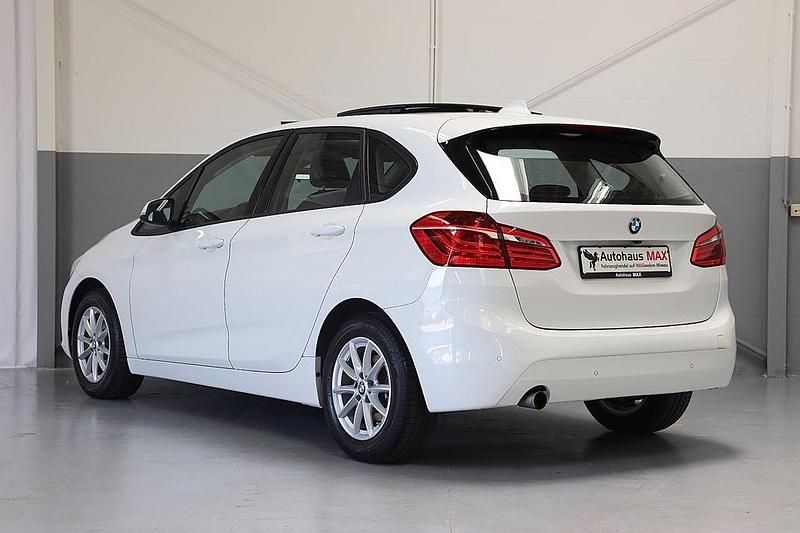 Gebraucht BMW 218 Basis 150 PS (110 kW) 2015 Alpinweiss 3 Van / Kleinbus