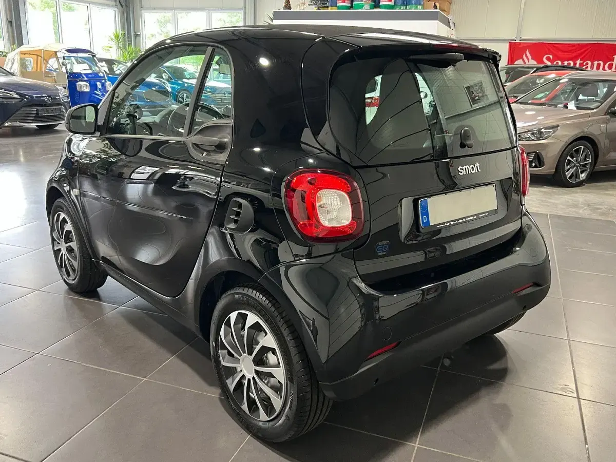 Gebraucht Smart ForTwo Coupé 60 kW (82 PS) 2021 Nachtschwarz Coupé