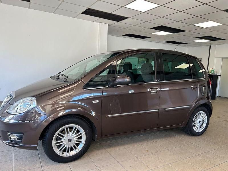 Gebraucht Lancia Musa 95 PS (69 kW) 2011 Braun Van / Kleinbus