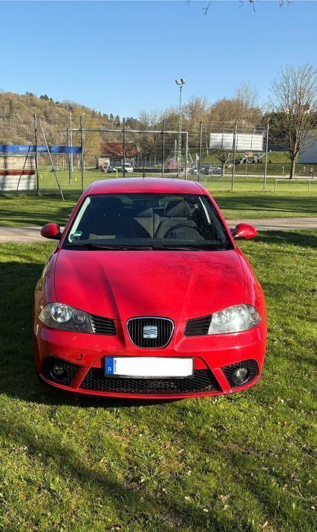 Rot Gebraucht 2007 Seat Ibiza Reference Limousine | 1.900 € (Fairer Preis) - Bild 1/4