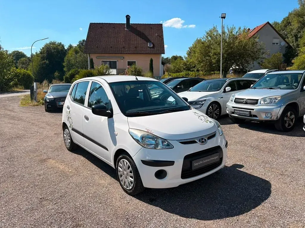 Gebraucht Hyundai i10 Edition 67 PS (49 kW) 2011 Weiß Kleinwagen