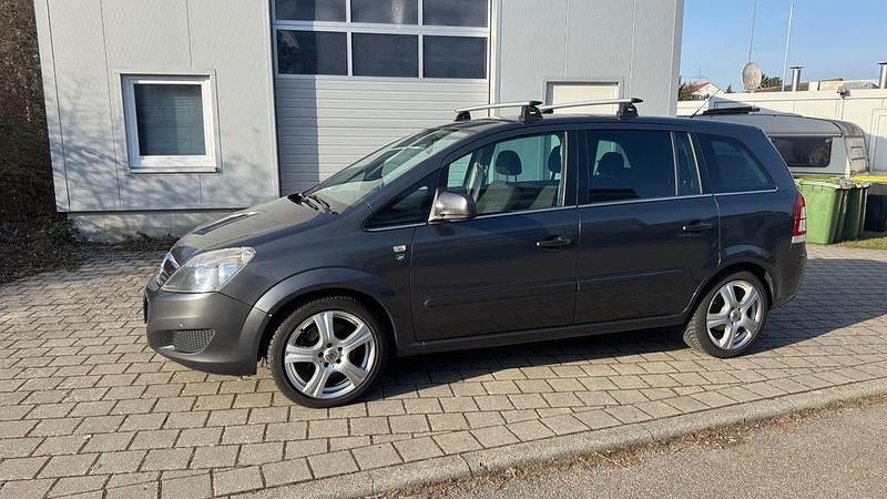 Gebraucht Opel Zafira 150 PS (110 kW) 2010 Grau Van / Kleinbus