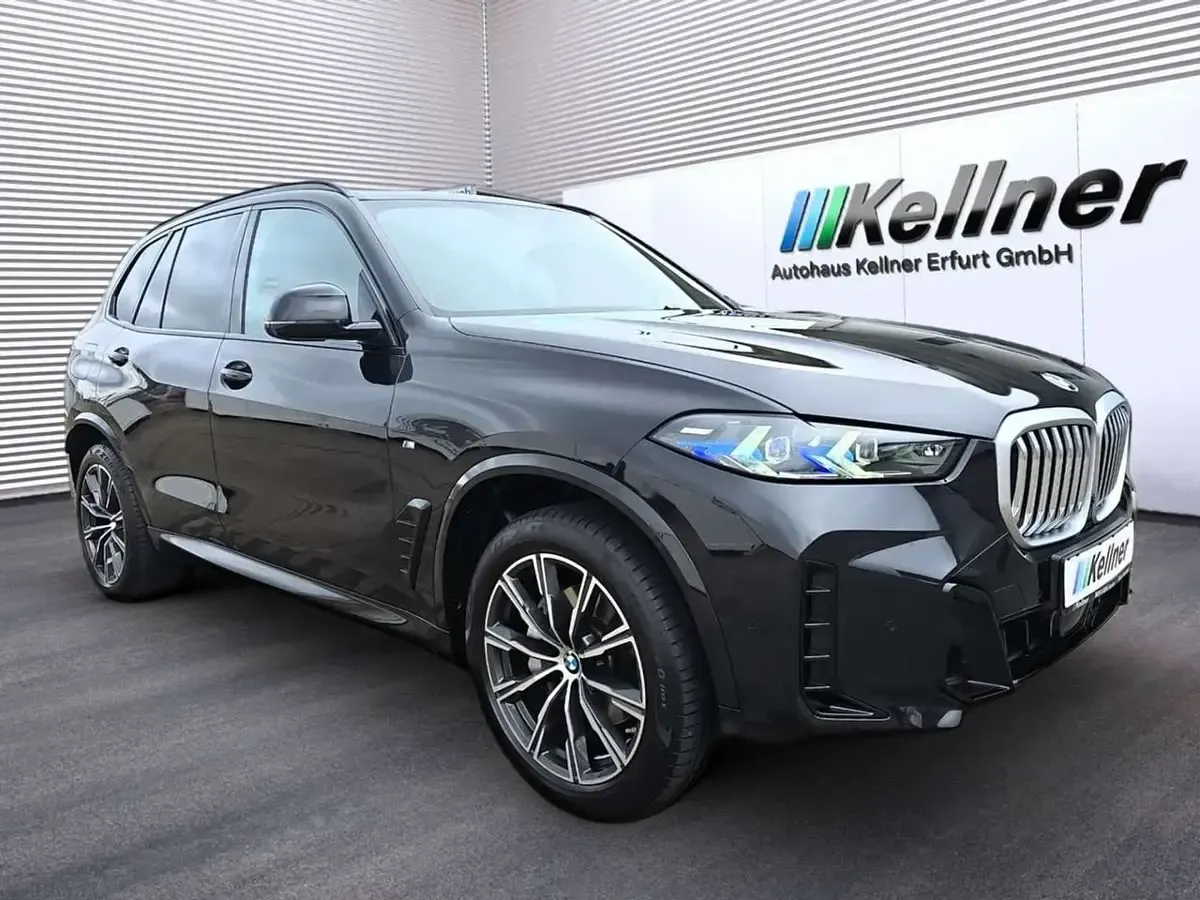 Gebraucht BMW X5 M Sport 340 PS (250 kW) 2025 Saphirschwarz SUV