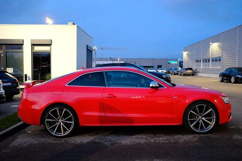 Gebraucht Audi A5 Design 230 PS (169 kW) 2014 Rot Coupé