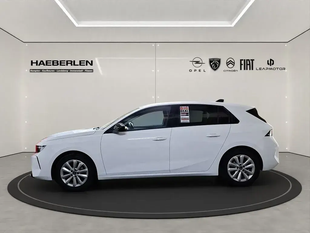 Gebraucht Opel Astra Enjoy 110 PS (80 kW) 2023 Jade weiss Kleinwagen