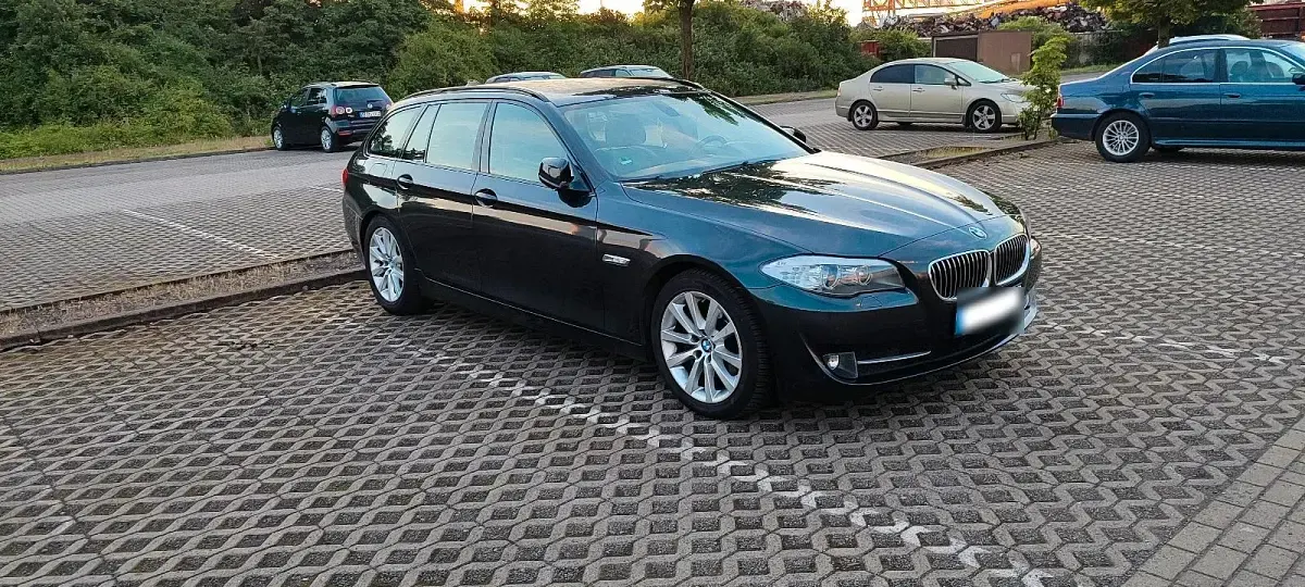 Gebraucht BMW 530 258 PS (189 kW) 2012 Grau Kombi