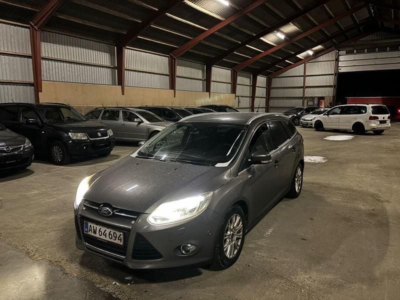 Gebraucht Ford Focus Titanium 163 PS (119 kW) 2011 Braun Limousine