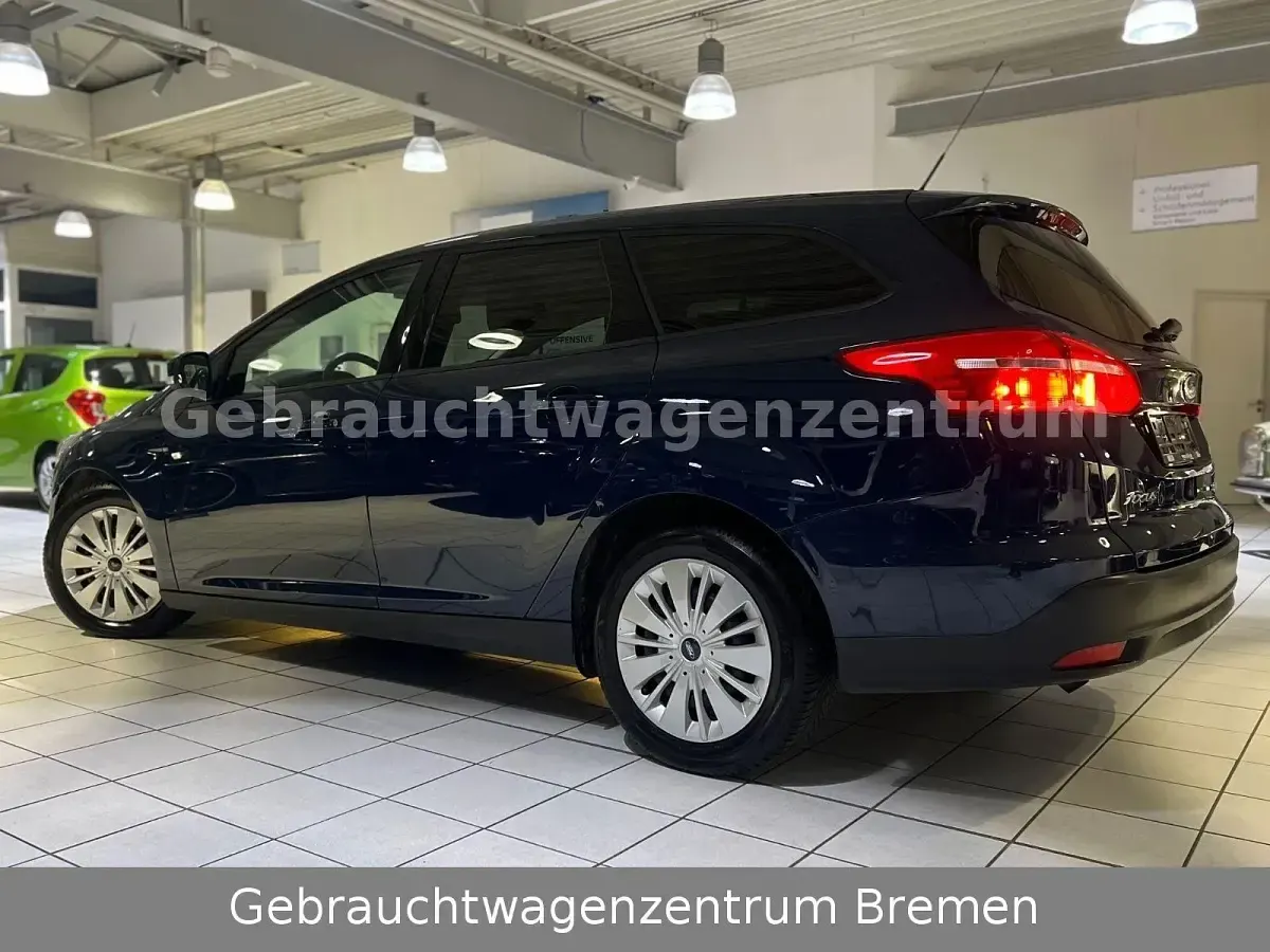 Usata Ford Focus Trend 125 CV (91 kW) 2015 Blu Station wagon