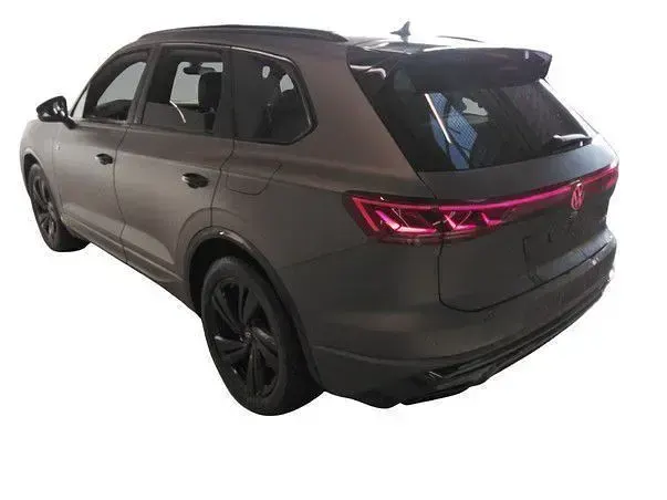 Gebraucht VW Touareg R 462 PS (339 kW) 2025 Grau SUV