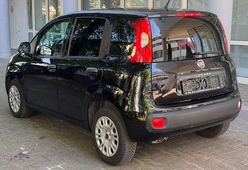 Nero profondo/cattivo/ Gebraucht 2019 Fiat Panda Kleinwagen | 10.999 € (Etwas zu teuer) - Bild 1/4
