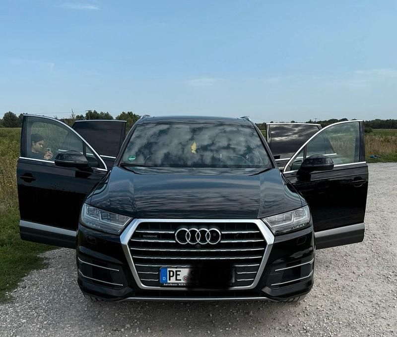 Schwarz Gebraucht 2016 Audi Q7 SUV | 27.250 € (Superpreis) - Bild 1/4