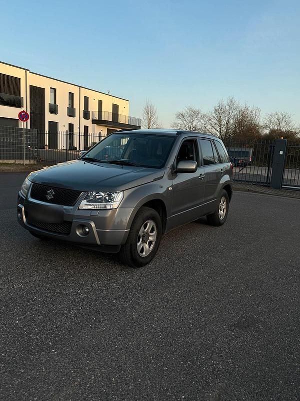Gebraucht Suzuki Grand Vitara 140 PS (102 kW) 2007 Grau SUV