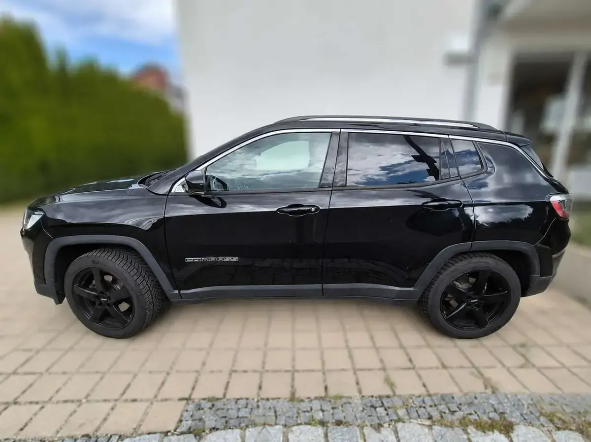 Gebraucht Jeep Compass Limited 140 PS (102 kW) 2020 Schwarz SUV