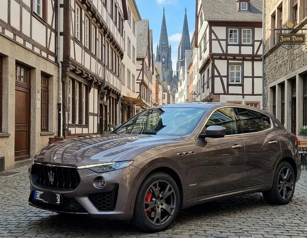 Gebraucht Maserati Levante 275 PS (202 kW) 2021 Grau SUV