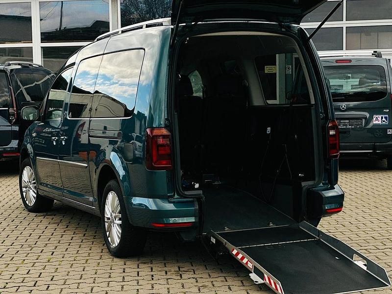 Gebraucht VW Caddy Highline 131 PS (96 kW) 2019 Grün Van / Kleinbus