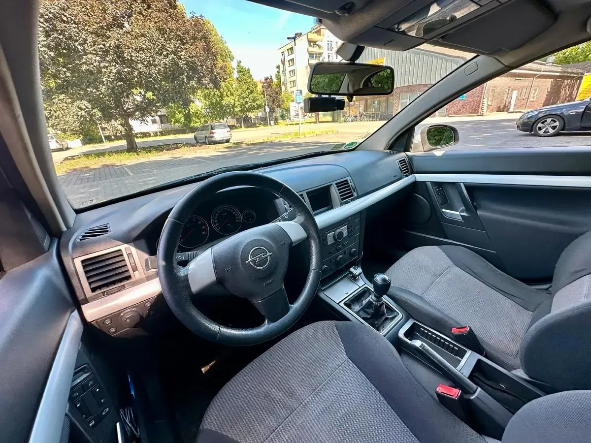 Gebraucht Opel Vectra 105 PS (77 kW) 2005 Grau Limousine