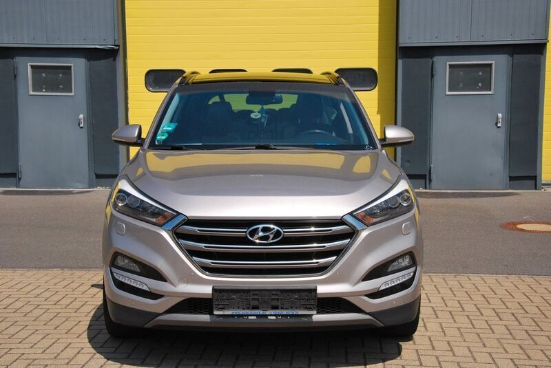 Grau Gebraucht 2016 Hyundai Tucson Style SUV | 15.490 € (Fairer Preis) - Bild 1/4