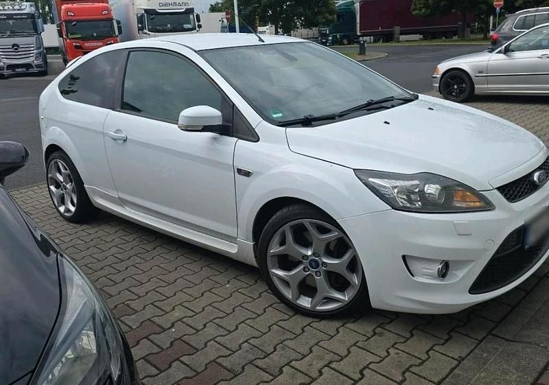 Gebraucht Ford Focus ST 226 PS (166 kW) 2010 Weiß Coupé