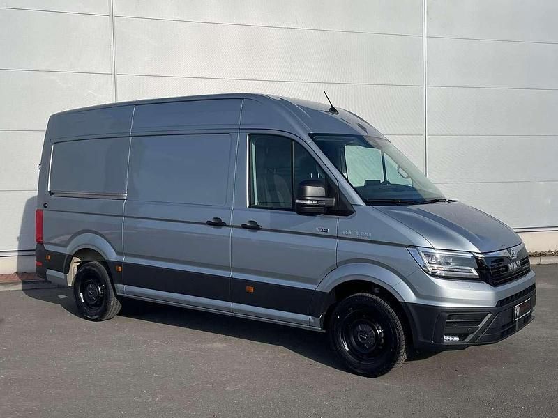 Neu MAN TGE 177 PS (130 kW) 2026 Oyster silver metallic Van