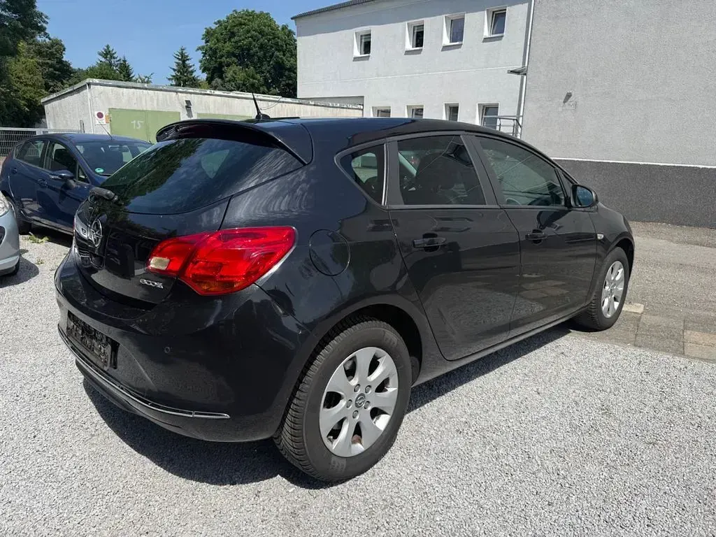 Gebraucht Opel Astra Style 110 PS (80 kW) 2015 Schwarz Limousine