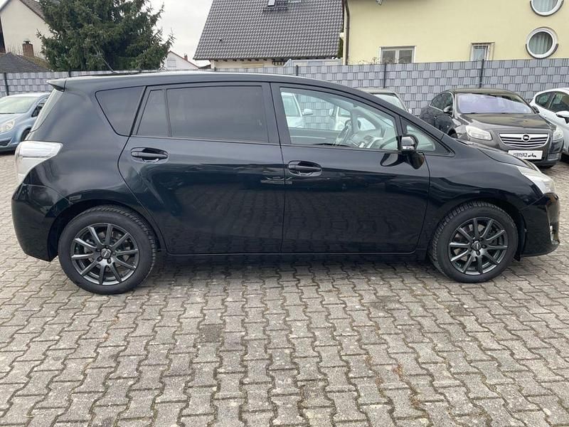 Gebraucht Toyota Verso Executive 177 PS (130 kW) 2013 Schwarz Van / Kleinbus