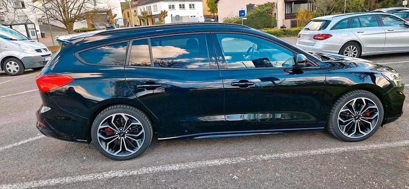 Używany Ford Focus ST-Line 150 KM (110 kW) 2019 Czarny Kombi
