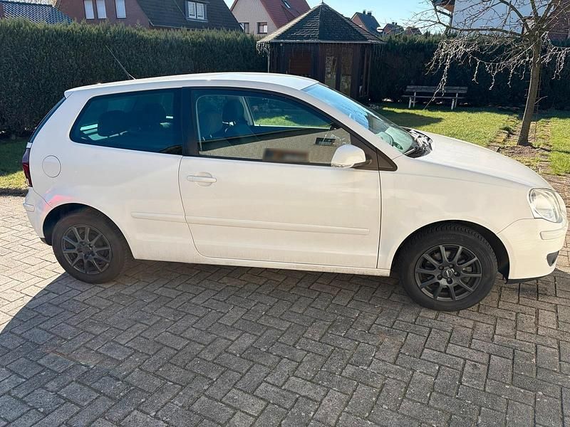 Gebraucht VW Polo 60 PS (44 kW) 2009 Weiß Kleinwagen