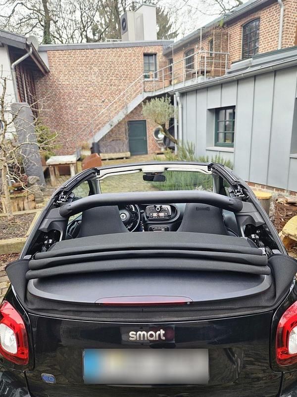 Gebraucht Smart ForTwo Coupé 60 kW (82 PS) 2021 Schwarz Kleinwagen