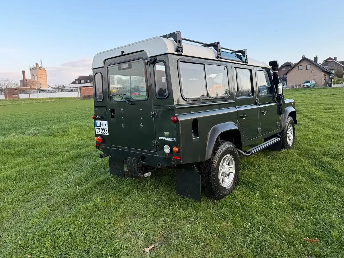 Gebraucht Land Rover Defender 122 PS (89 kW) 2007 Grün SUV