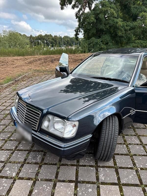 Blau Gebraucht 1995 Mercedes E320 Sportline Coupé | 7.700 € - Bild 1/4