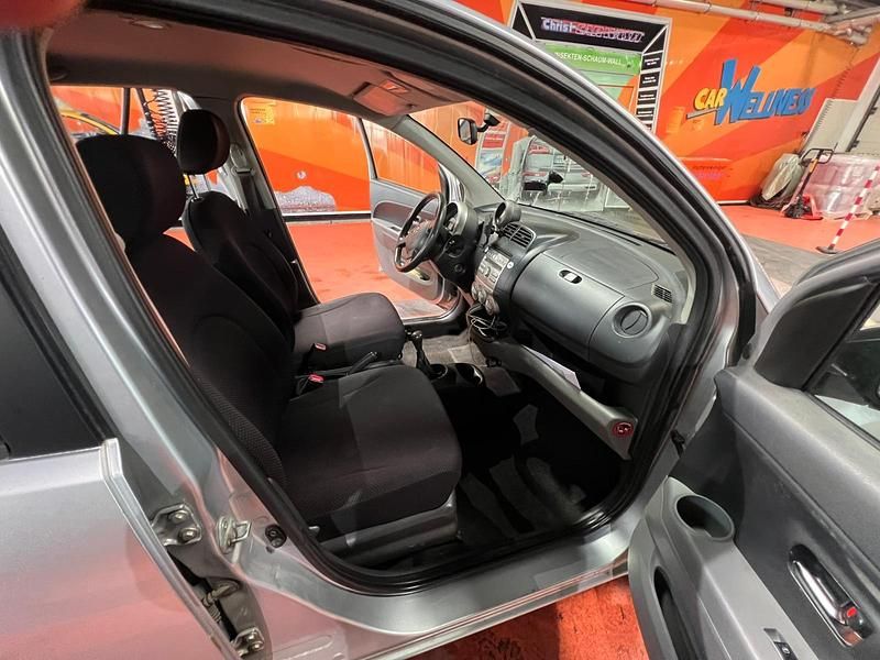 Gebraucht Daihatsu Sirion 87 PS (63 kW) 2007 Silber Kleinwagen
