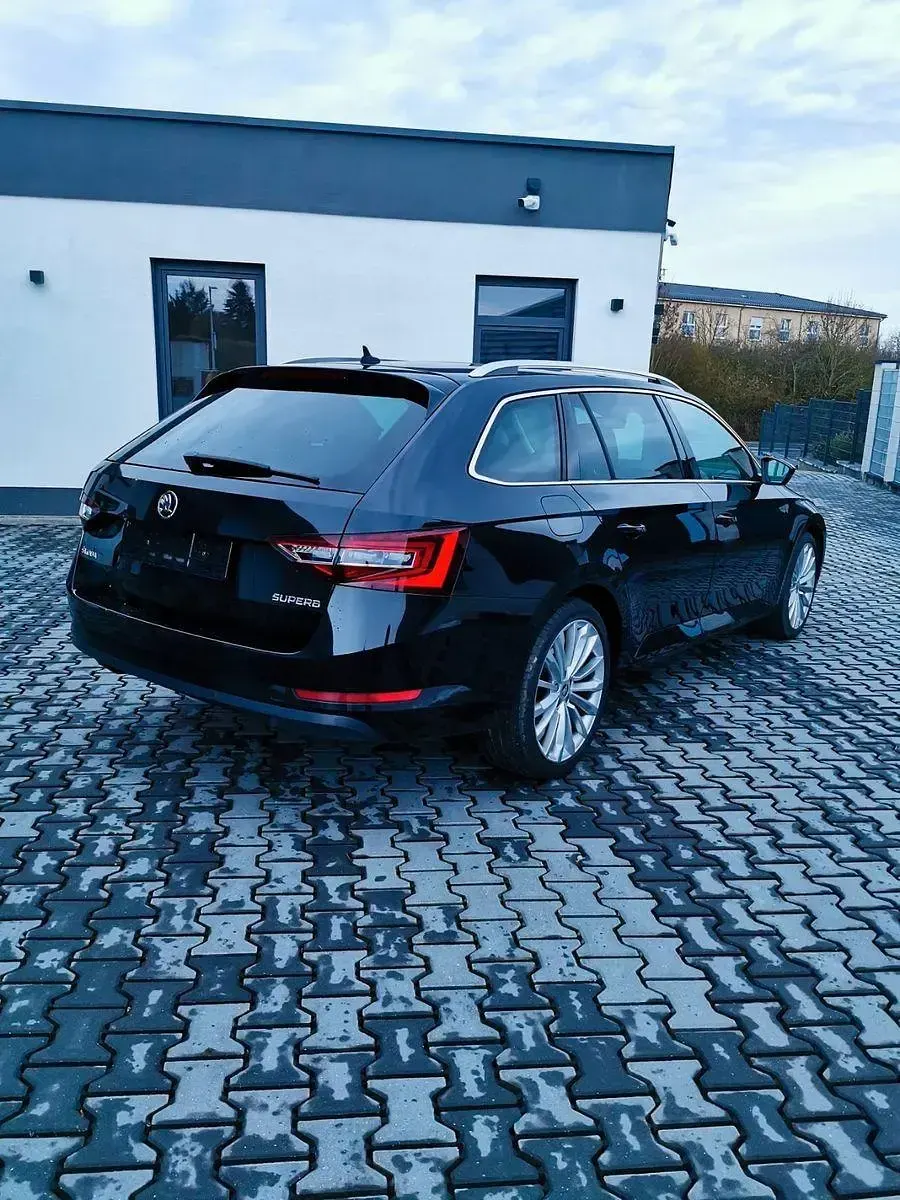 Gebraucht Skoda Superb Style 190 PS (139 kW) 2015 Schwarz Kombi