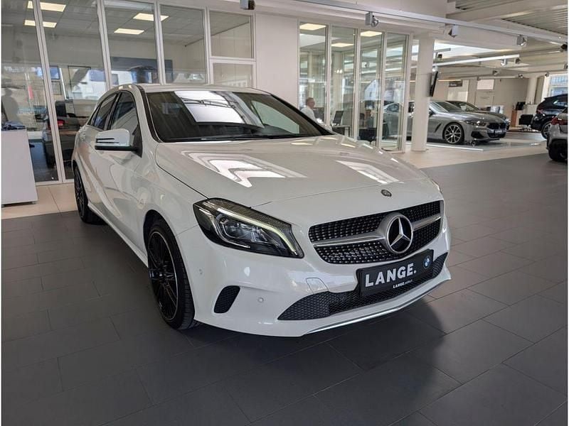 Gebraucht Mercedes A200 156 PS (114 kW) 2016 Weiß Limousine