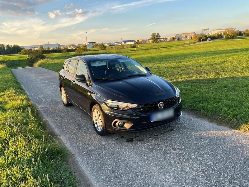 Schwarz Gebraucht 2019 Fiat Tipo Pop Kombi | 8.099 € (Fairer Preis) - Bild 1/4