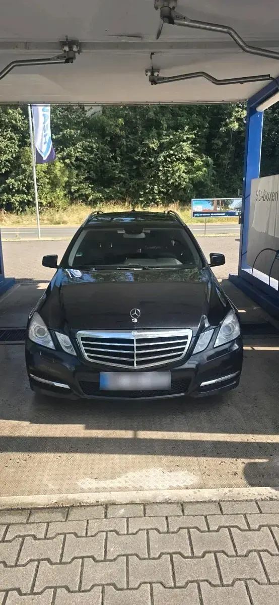 Gebraucht Mercedes E220 170 PS (125 kW) 2011 Schwarz Kombi