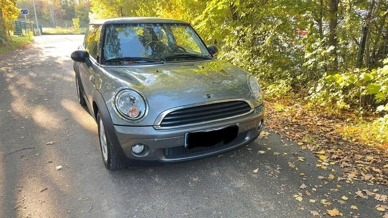 Grau Gebraucht 2010 Mini ONE Kleinwagen | 3.790 € (Fairer Preis) - Bild 1/4