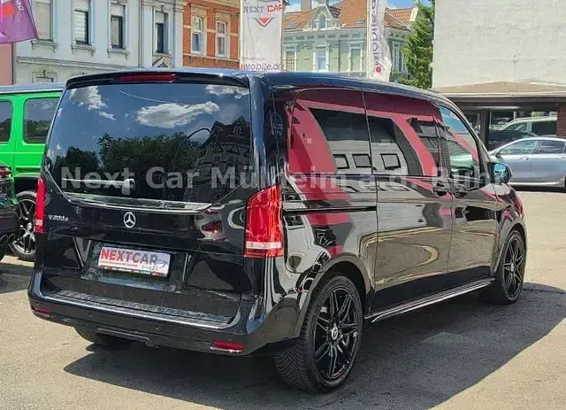 Gebraucht Mercedes V300 Avantgarde Edition 237 PS (174 kW) 2023 Schwarz Van / Kleinbus