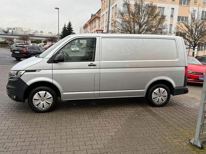 Gebraucht VW Transporter 110 PS (80 kW) 2021 Reflexsilber Van
