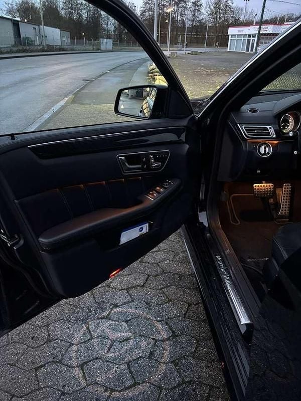 Gebraucht Mercedes E350 Avantgarde 258 PS (189 kW) 2016 Schwarz Limousine