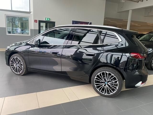 Gebraucht BMW 223 Active Tourer Luxury Line 218 PS (160 kW) 2022 Schwarz Van / Kleinbus