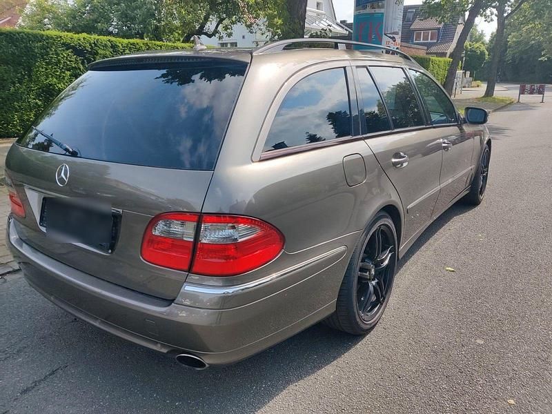 Gebraucht Mercedes E280 Avantgarde 190 PS (139 kW) 2008 Grau Kombi