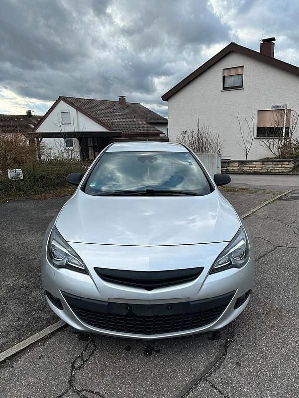 Gebraucht Opel Astra GTC 200 PS (147 kW) 2015 Silber Coupé