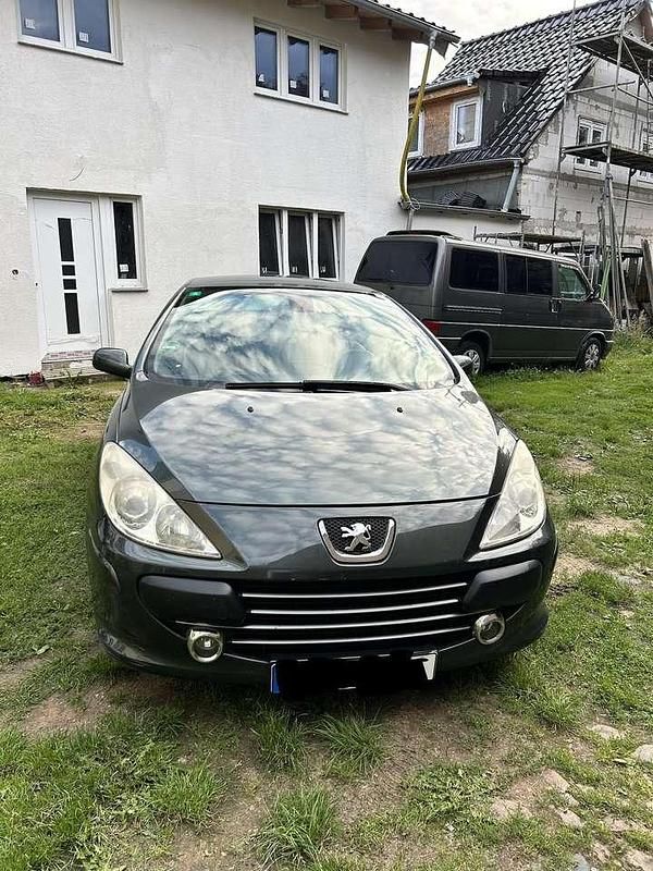 Grün Gebraucht 2005 Peugeot 307 CC Tendance Cabrio | 1.600 € (Guter Preis) - Bild 1/4