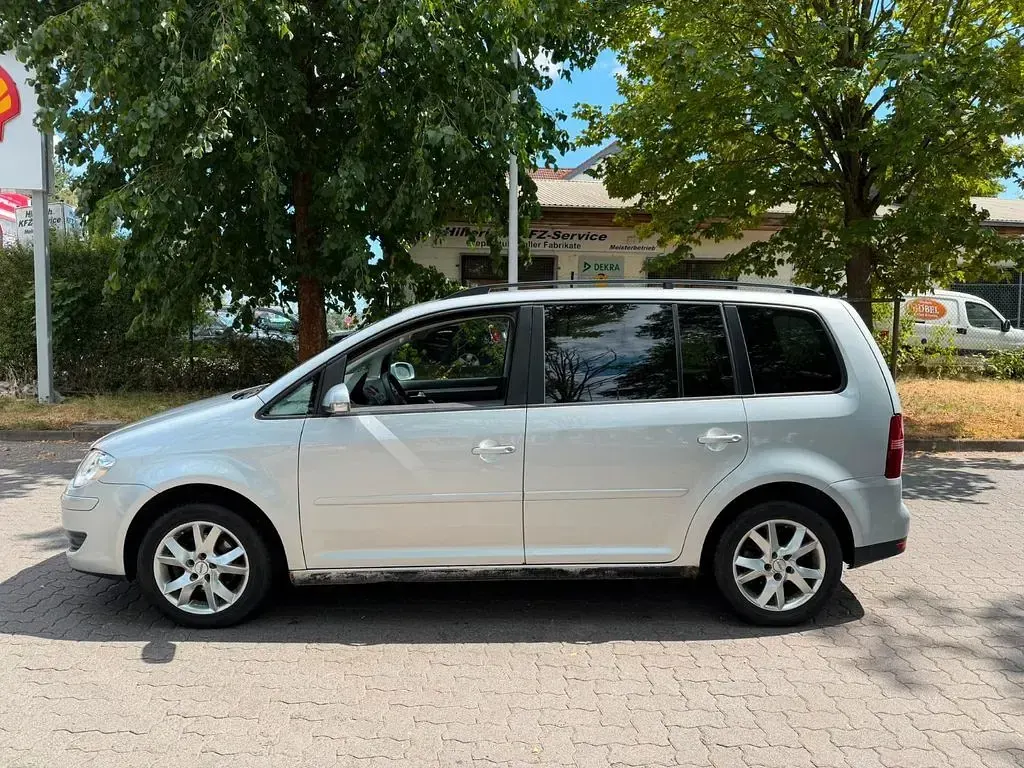 Gebraucht VW Touran 140 PS (102 kW) 2007 Silber Van / Kleinbus