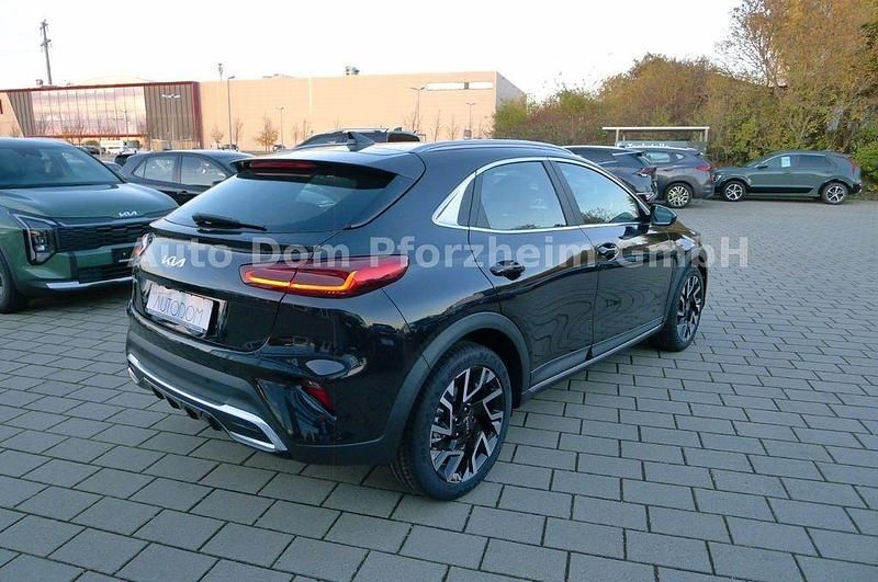Neu Kia XCeed Vision 150 PS (110 kW) 2025 Schwarz SUV