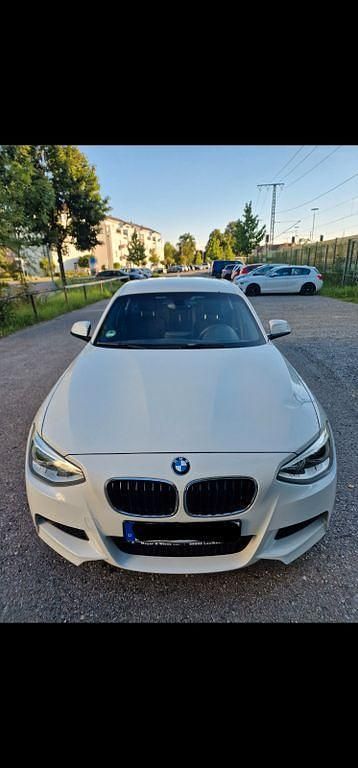 Weiß Gebraucht 2012 BMW 120 M Sport Kleinwagen | 7.500 € (Guter Preis) - Bild 1/4