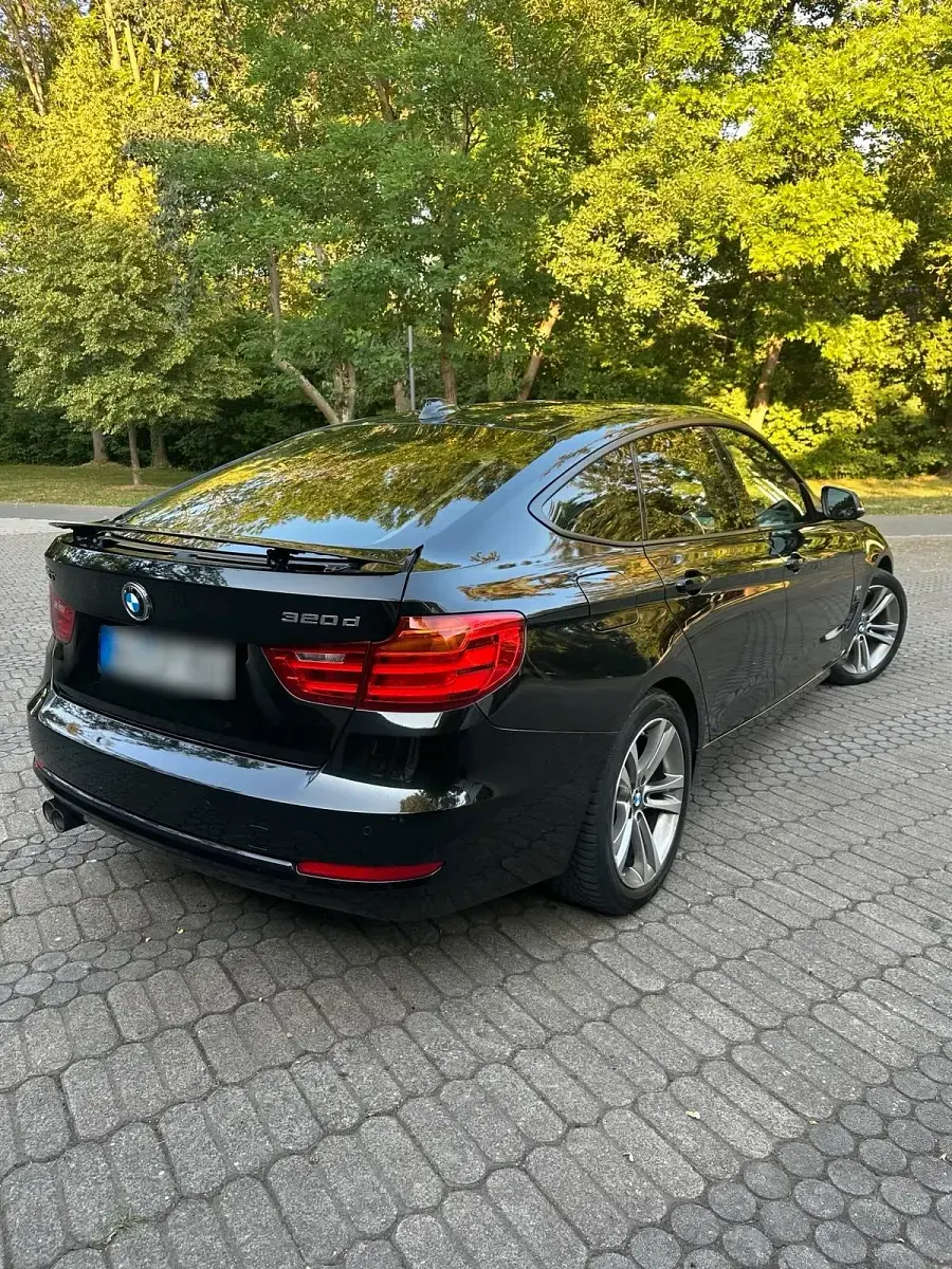 Gebraucht BMW 320 Sport Line 190 PS (139 kW) 2017 Schwarz Kombi